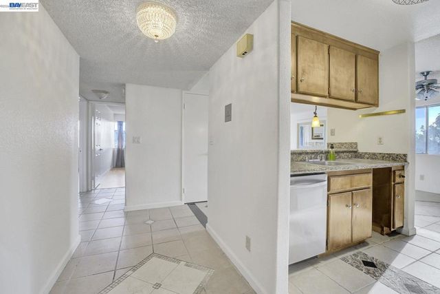400 Davis 301, San Leandro, CA 94577