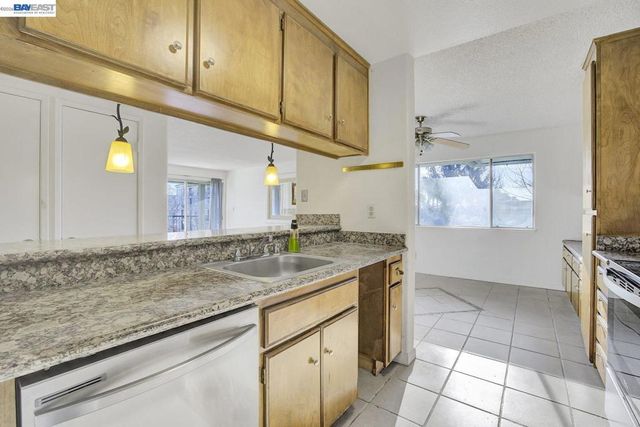 400 Davis 301, San Leandro, CA 94577