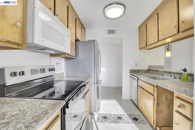 400 Davis 301, San Leandro, CA 94577