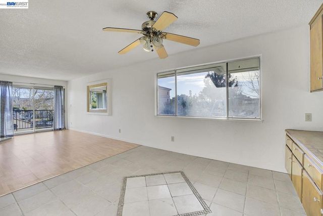400 Davis 301, San Leandro, CA 94577