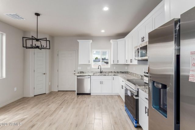 215 N BROWN Avenue, Casa Grande, AZ 85122