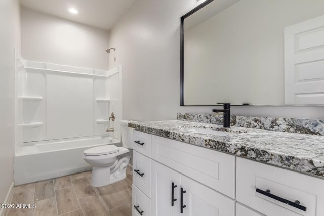 215 N BROWN Avenue, Casa Grande, AZ 85122