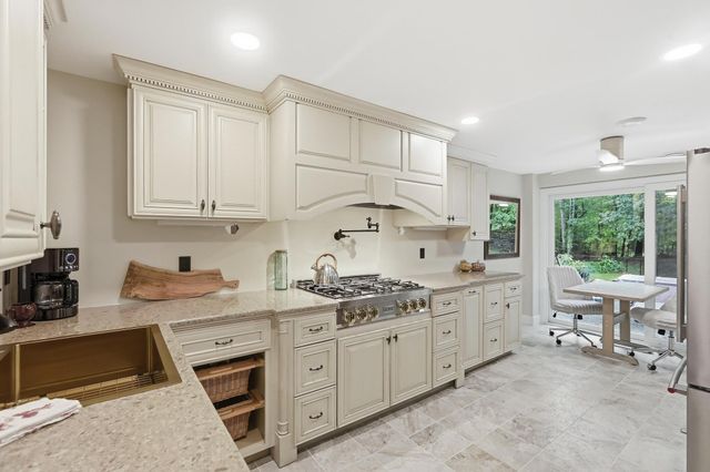 17 Maple Street, Douglas, MA 01516