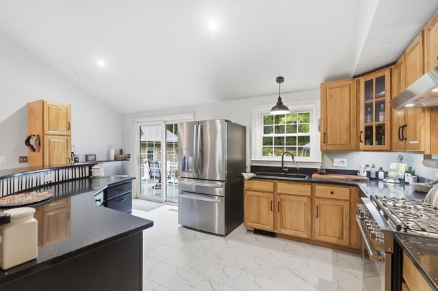 17 Maple Street, Douglas, MA 01516