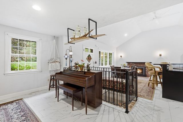 17 Maple Street, Douglas, MA 01516