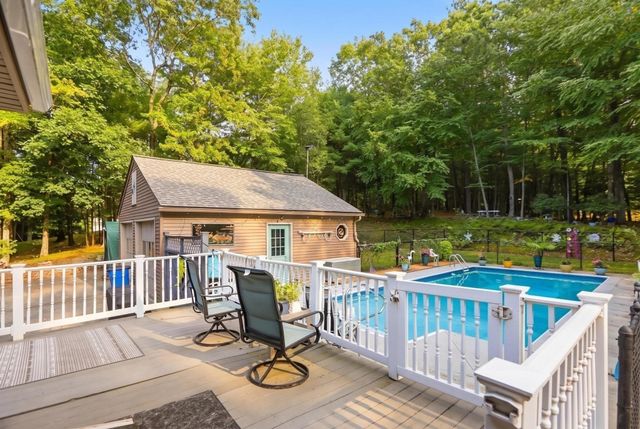 17 Maple Street, Douglas, MA 01516