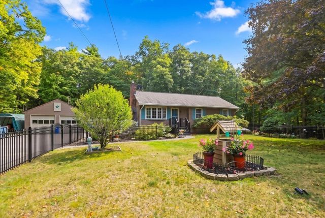 17 Maple Street, Douglas, MA 01516