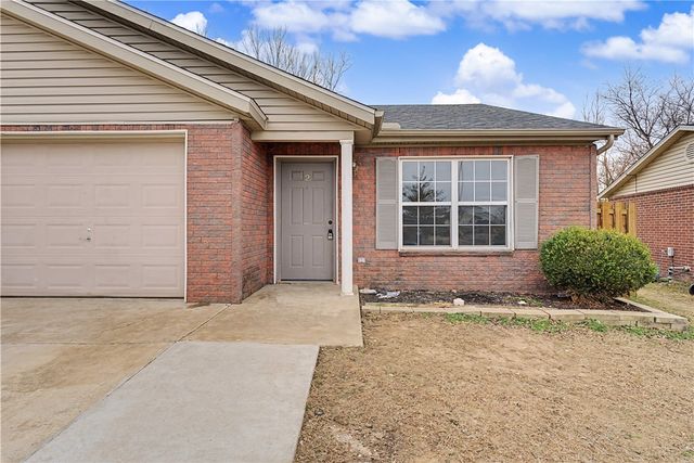 3501 SW Victoria Place, Bentonville, AR 72712
