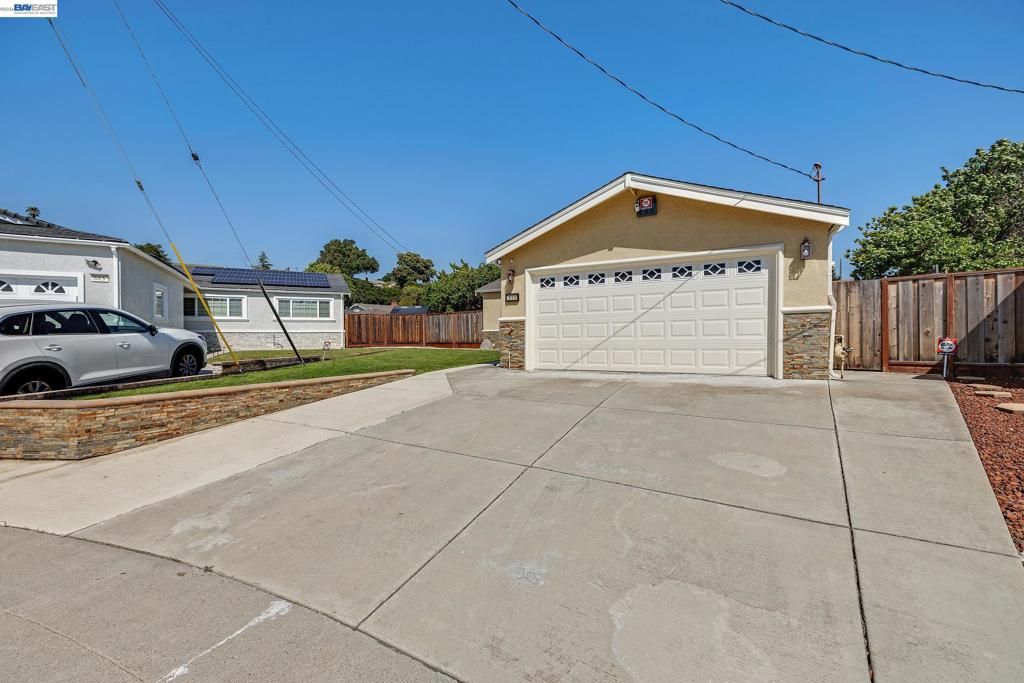 Image 2 of property listing at 577 Jonathan Way, Union City, CA 94587