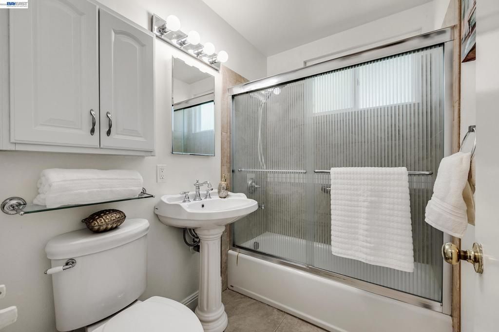Image 20 of property listing at 577 Jonathan Way, Union City, CA 94587