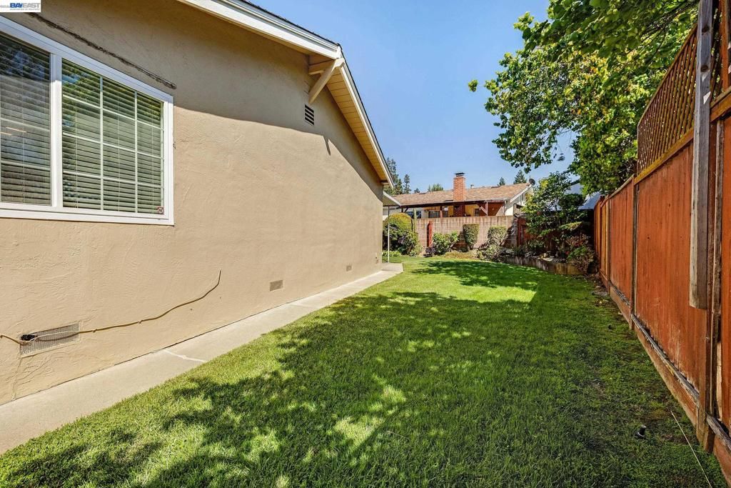 Image 24 of property listing at 577 Jonathan Way, Union City, CA 94587