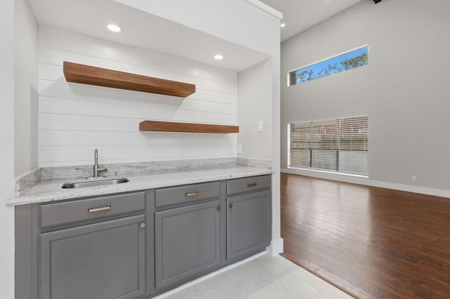 14 Dusky Meadow Place, The Woodlands, TX 77381