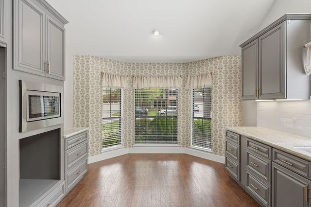 14 Dusky Meadow Place, The Woodlands, TX 77381