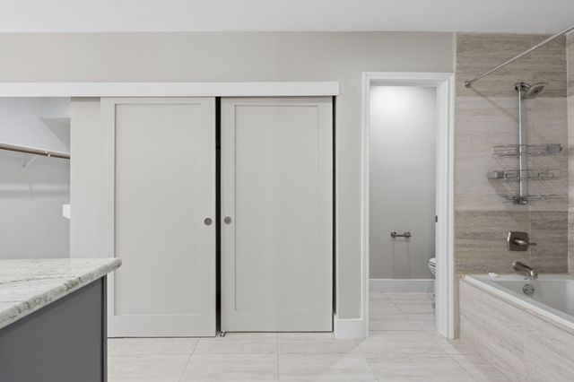 14 Dusky Meadow Place, The Woodlands, TX 77381