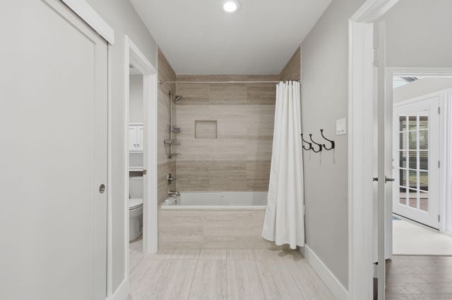 14 Dusky Meadow Place, The Woodlands, TX 77381