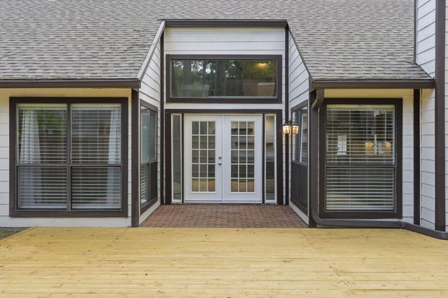 14 Dusky Meadow Place, The Woodlands, TX 77381