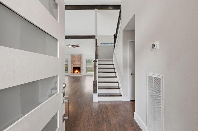 14 Dusky Meadow Place, The Woodlands, TX 77381