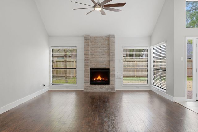 14 Dusky Meadow Place, The Woodlands, TX 77381