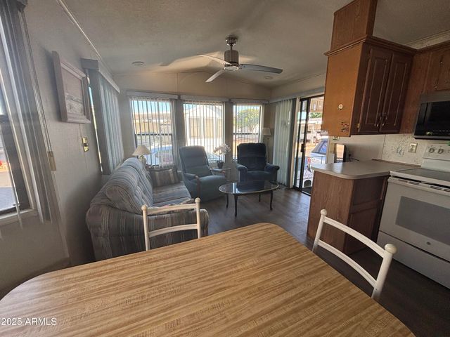 3165 E University Drive 307, Mesa, AZ 85213