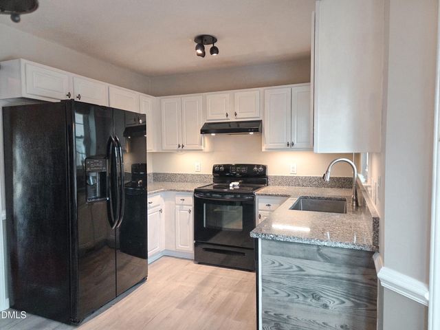 1004 Holly Pointe Drive, Wendell, NC 27591