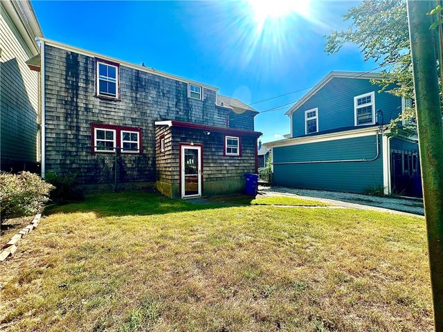 60 Dixon Street, Newport, RI 02840