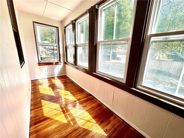 60 Dixon Street, Newport, RI 02840