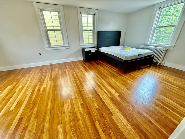 60 Dixon Street, Newport, RI 02840