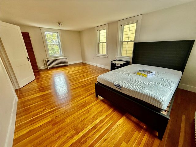 60 Dixon Street, Newport, RI 02840