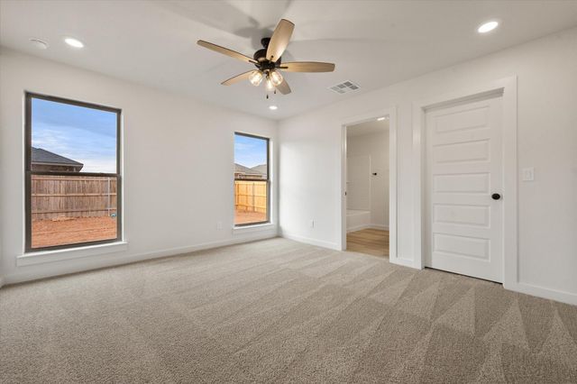 2411 Aberdeen Avenue, Wolfforth, TX 79382