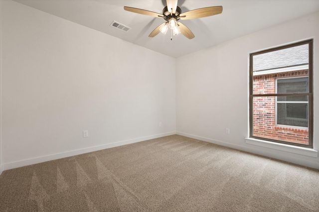 2411 Aberdeen Avenue, Wolfforth, TX 79382