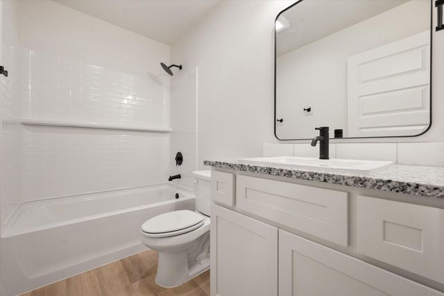 2411 Aberdeen Avenue, Wolfforth, TX 79382