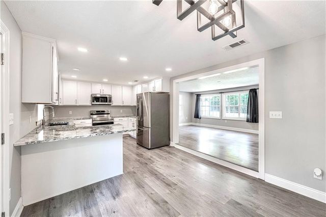 5696 OAKLANE Road, Pineville, LA 71360