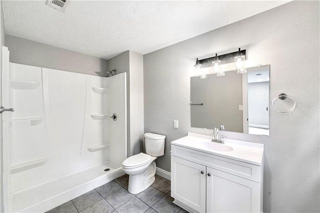 5696 OAKLANE Road, Pineville, LA 71360