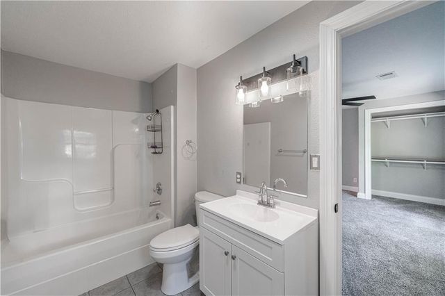 5696 OAKLANE Road, Pineville, LA 71360