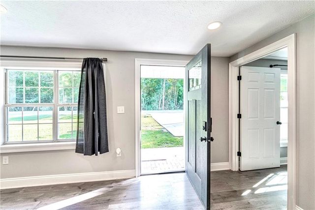 5696 OAKLANE Road, Pineville, LA 71360