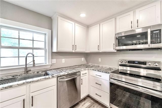 5696 OAKLANE Road, Pineville, LA 71360