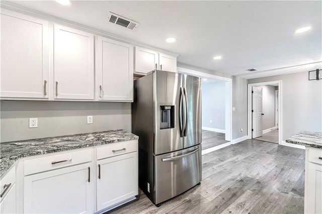 5696 OAKLANE Road, Pineville, LA 71360