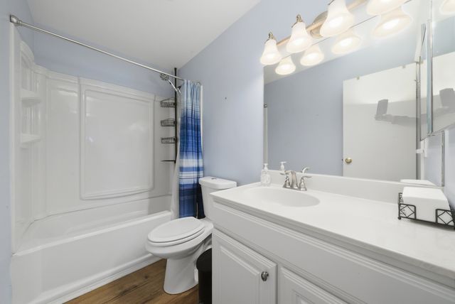 2612 Mitchell Drive, Woodridge, IL 60517