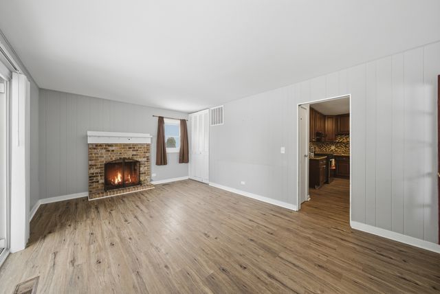 2612 Mitchell Drive, Woodridge, IL 60517