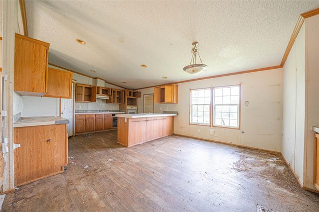 117 Charles Burnes LN, Rosanky, TX 78953