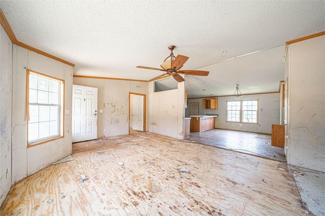 117 Charles Burnes LN, Rosanky, TX 78953