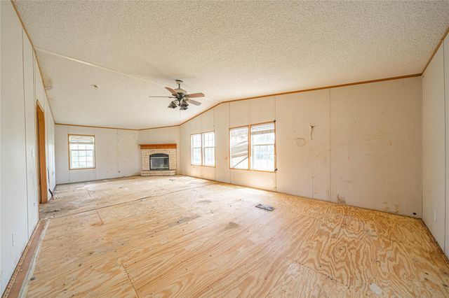 117 Charles Burnes LN, Rosanky, TX 78953