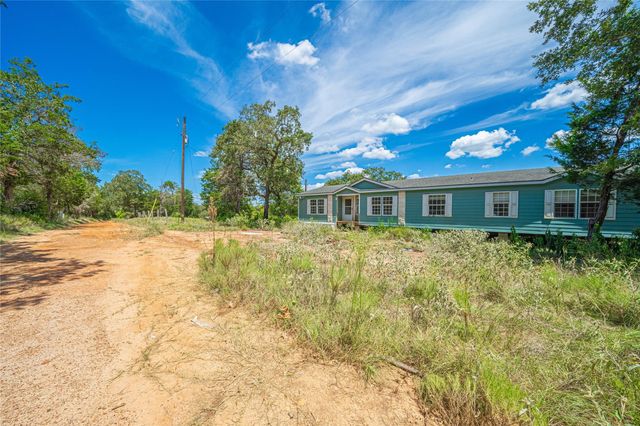 117 Charles Burnes LN, Rosanky, TX 78953