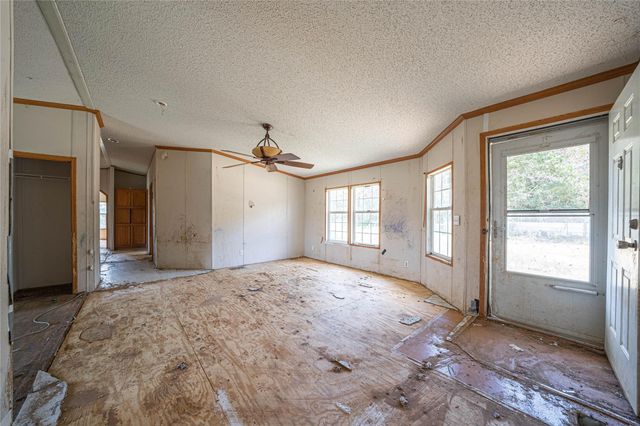 117 Charles Burnes LN, Rosanky, TX 78953