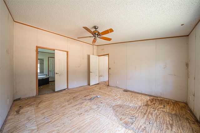 117 Charles Burnes LN, Rosanky, TX 78953