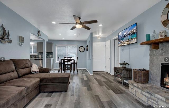 1185 Parkview Dr Apt D24, Canyon Lake, TX 78133