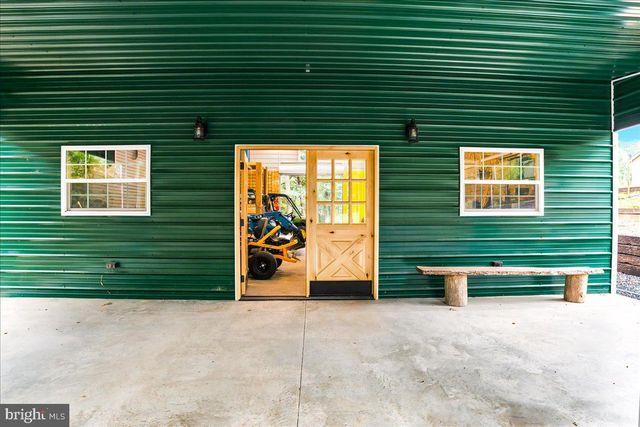 1309 REDLAND RD, Cross Junction, VA 22625