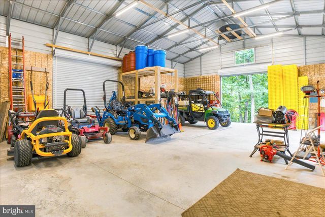 1309 REDLAND RD, Cross Junction, VA 22625