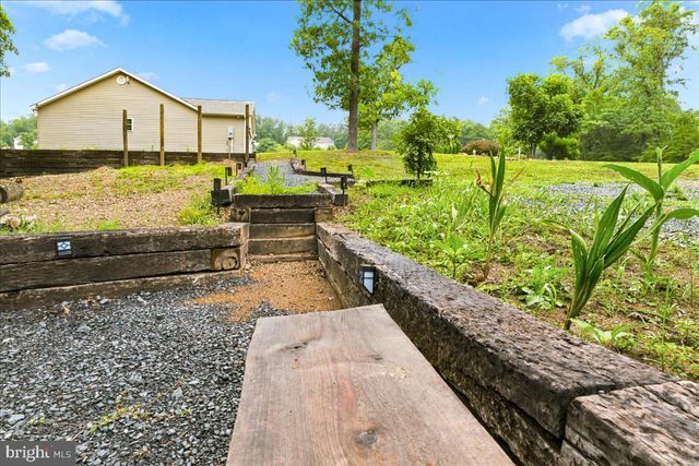 1309 REDLAND RD, Cross Junction, VA 22625