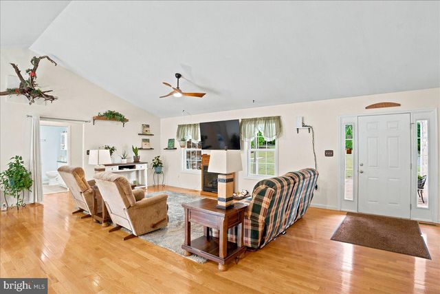 1309 REDLAND RD, Cross Junction, VA 22625